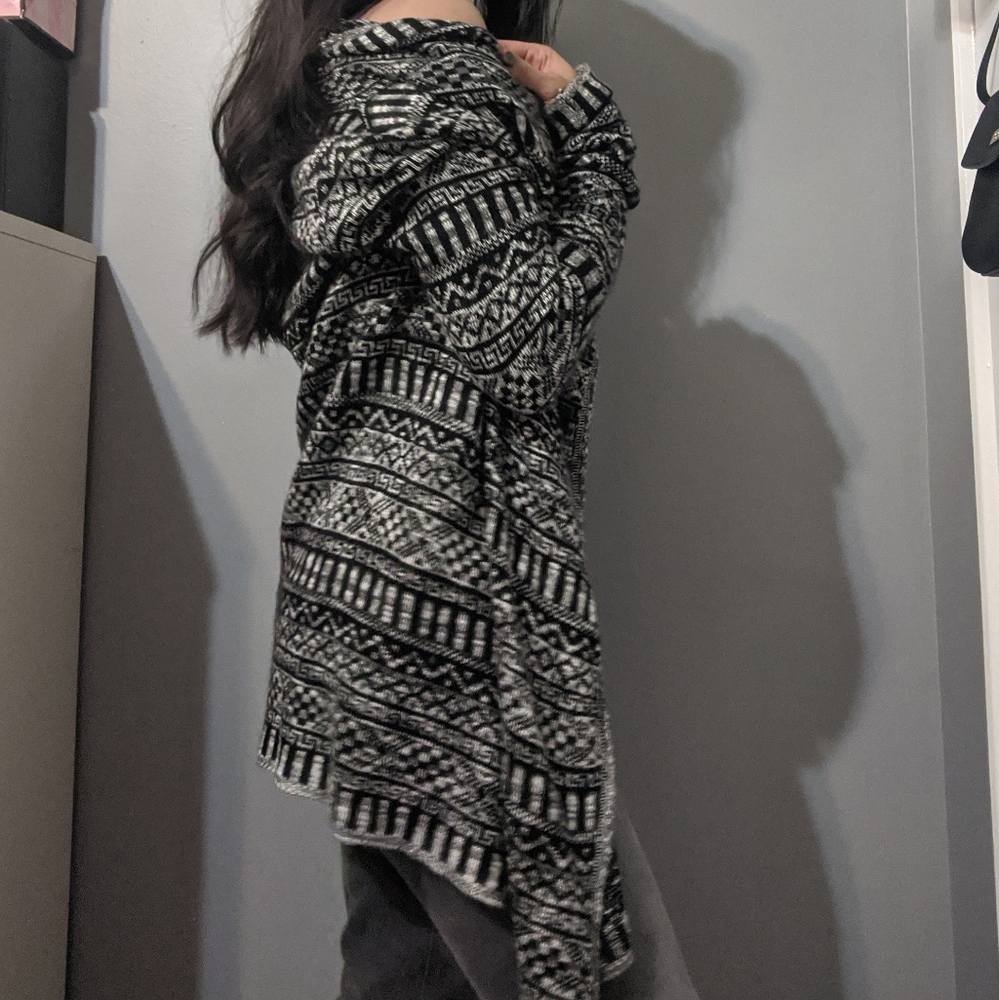 Aztec Pattern Cardigan Sweater - Picture 5 of 7